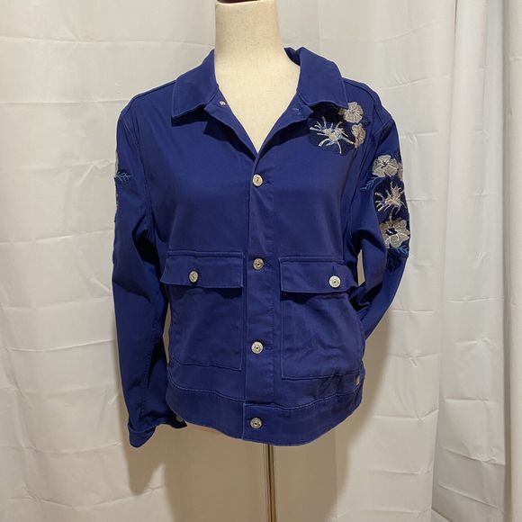 LULAROE Women's Blue Stretch Jean Jacket Size L Embroidered Flower Pockets - Picture 2 of 10